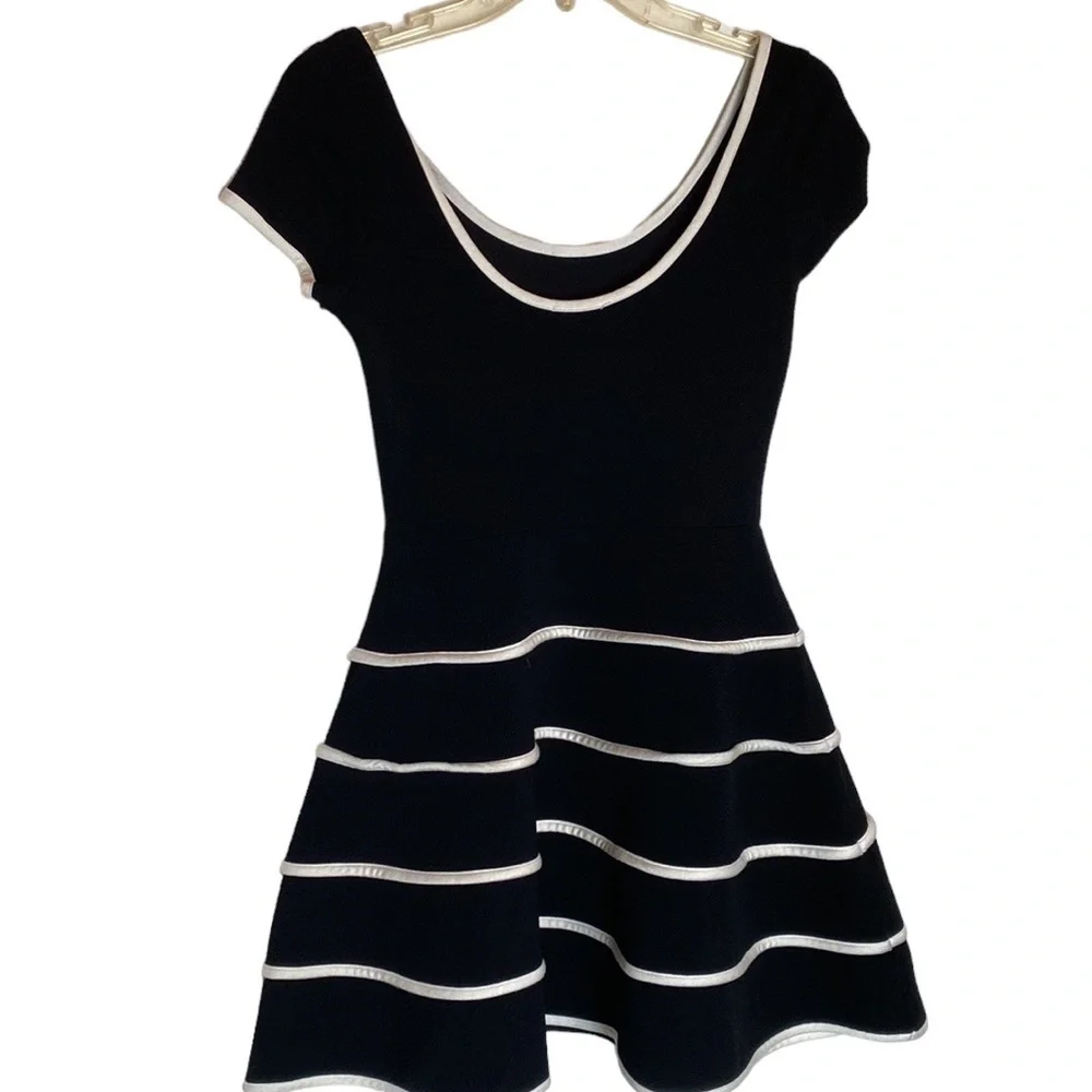 Aqua Mini Fit & Flare Scoop Neck Black & White Cocktail & Party Dress M Holiday - Picture 4 of 7